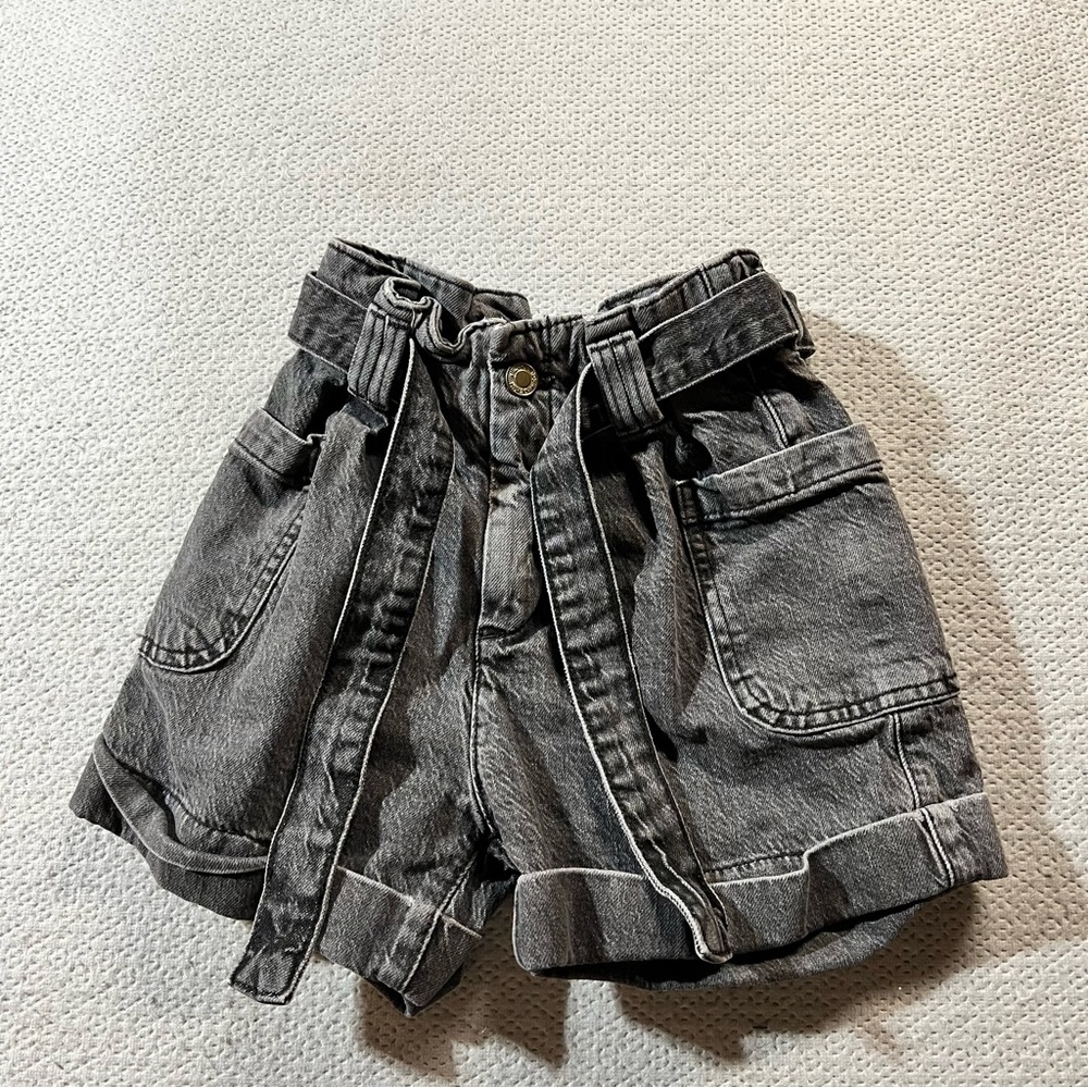 Zara Girls Black Highwaisted Paperbag Cargo Jean Shorts Size 6 EUC